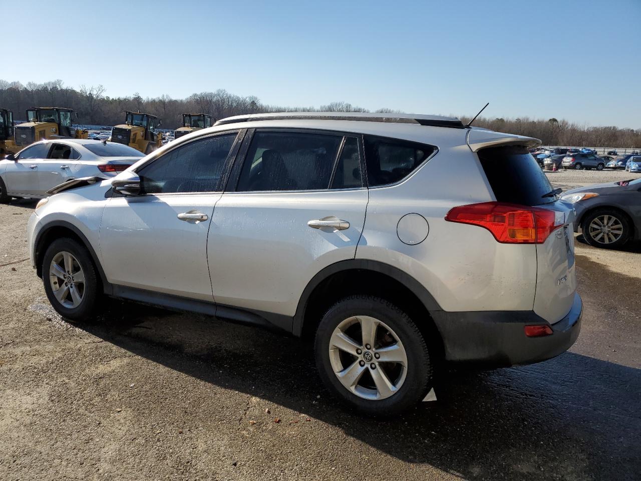 2015 TOYOTA RAV4 XLE - Image 2