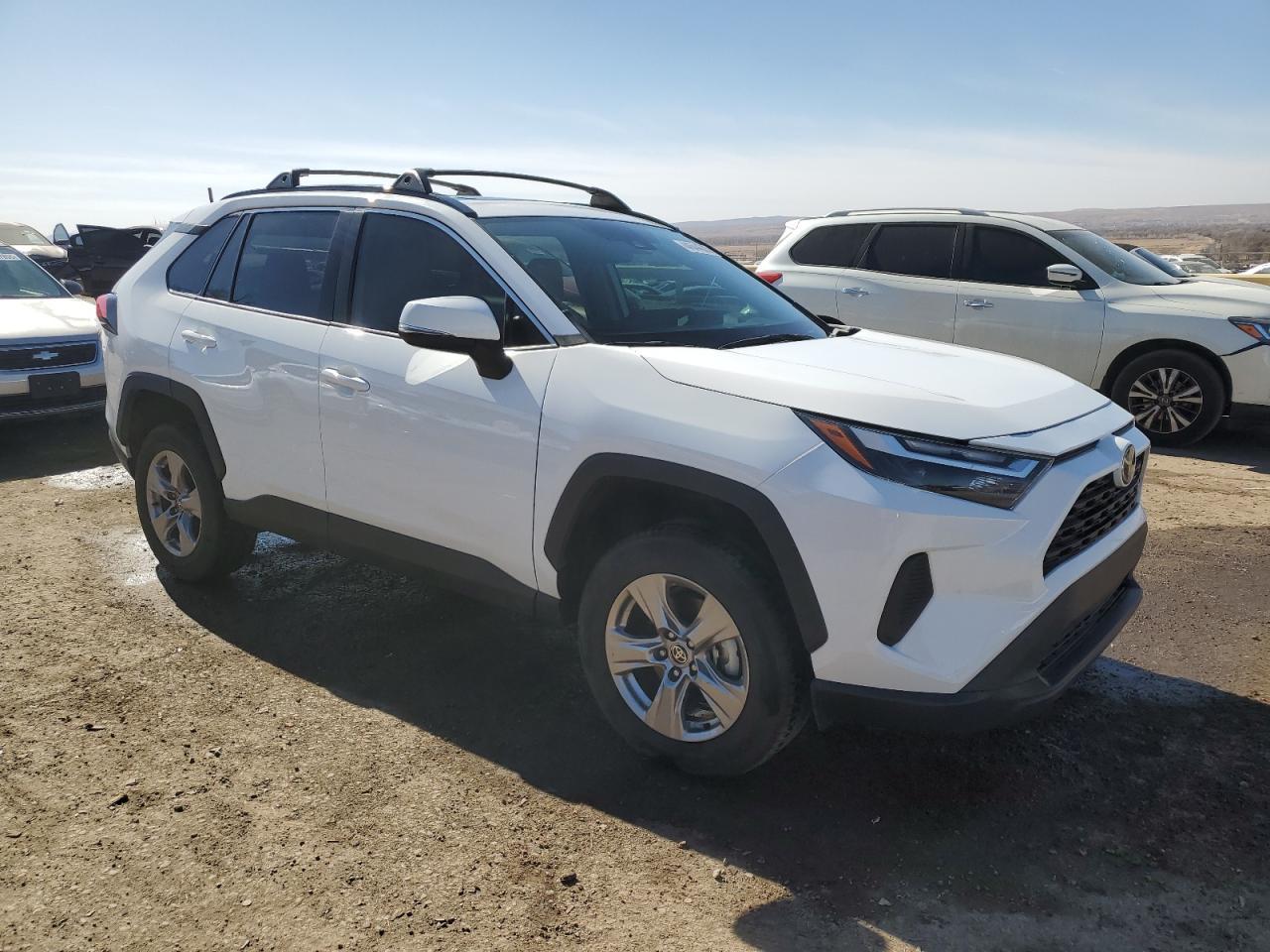 2022 TOYOTA RAV4 XLE - Фото 4
