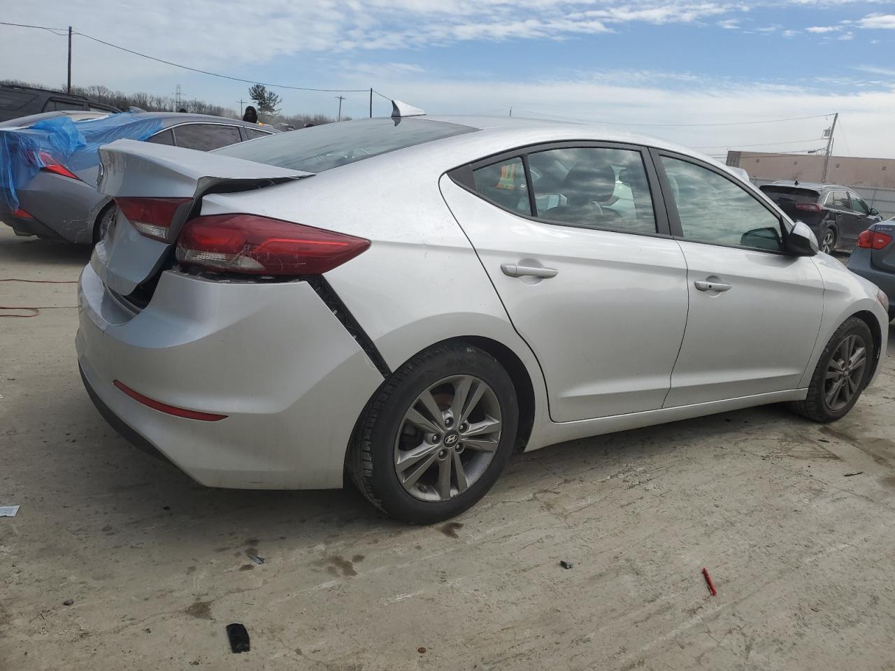 2018 HYUNDAI ELANTRA SE - Фото 3
