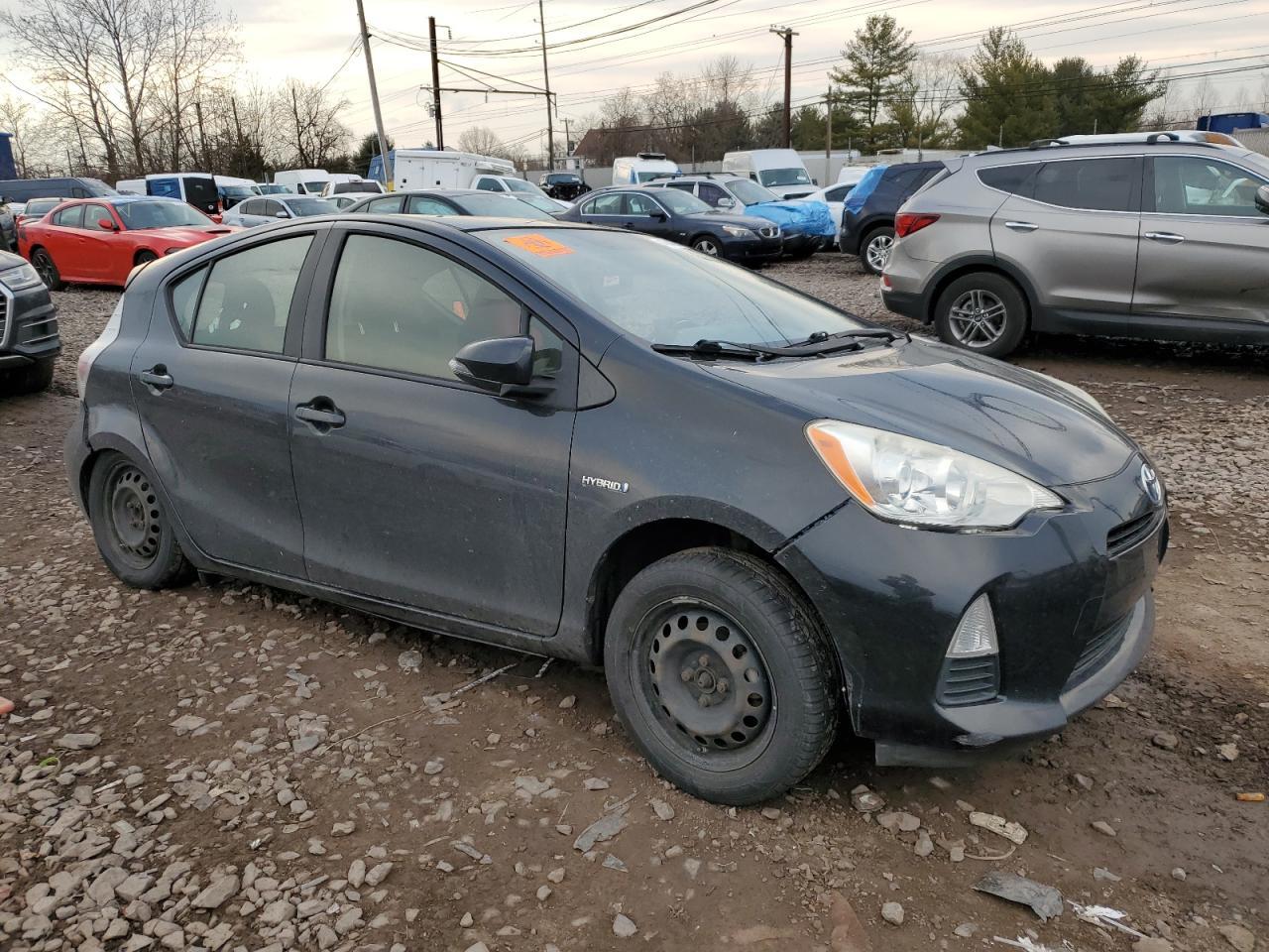 2013 TOYOTA PRIUS C - Фото 4