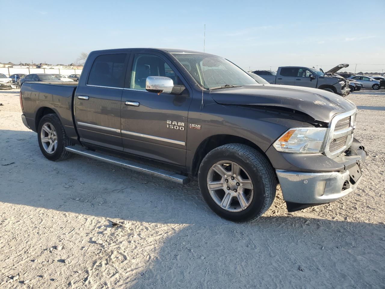 2017 RAM 1500 MPG - Image 4