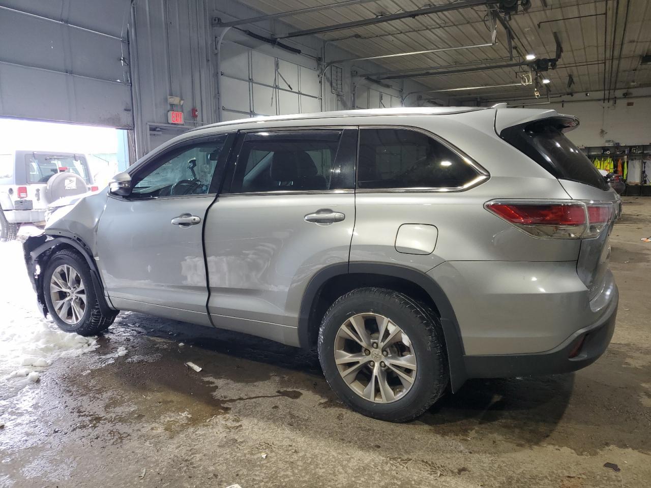 2015 TOYOTA HIGHLANDER - Фото 2