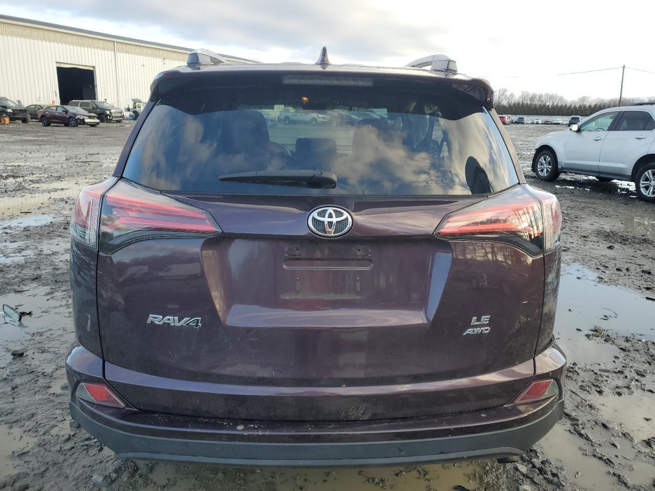 2016 TOYOTA RAV4 LE - Фото 6