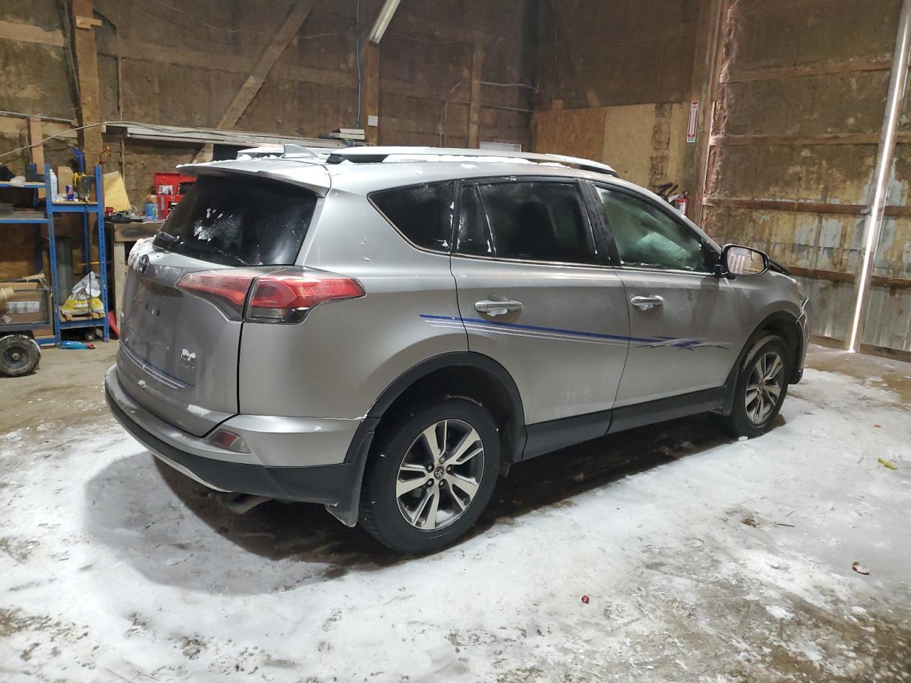 2016 TOYOTA RAV4 XLE - Фото 3