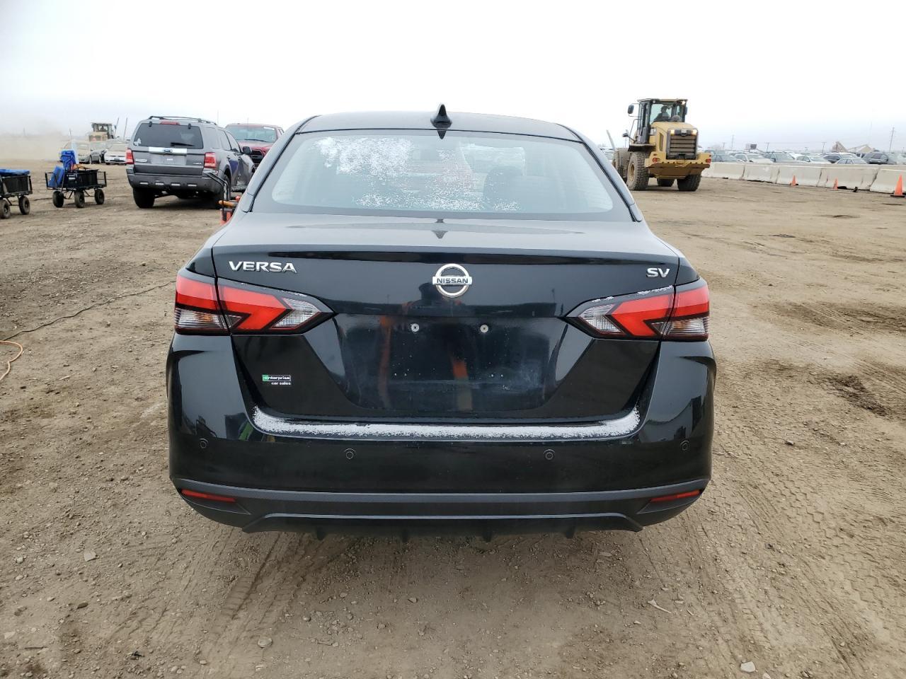 2021 NISSAN VERSA SV - Фото 6