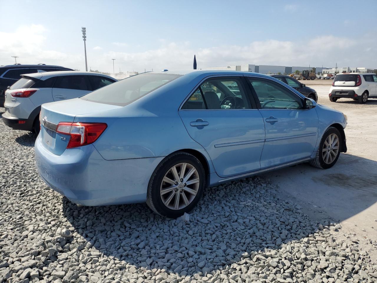 2012 TOYOTA CAMRY SE - Фото 3