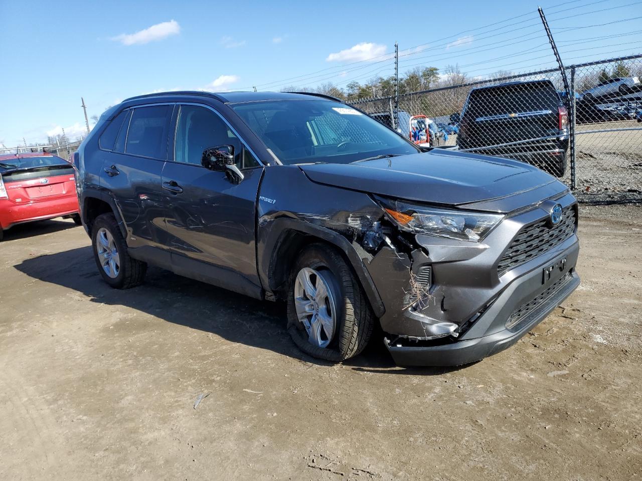 2021 TOYOTA RAV4 LE - Фото 4