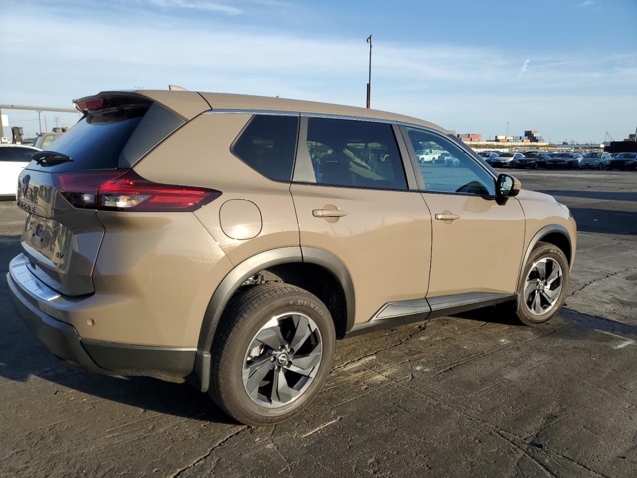 2024 NISSAN ROGUE SV - Фото 3