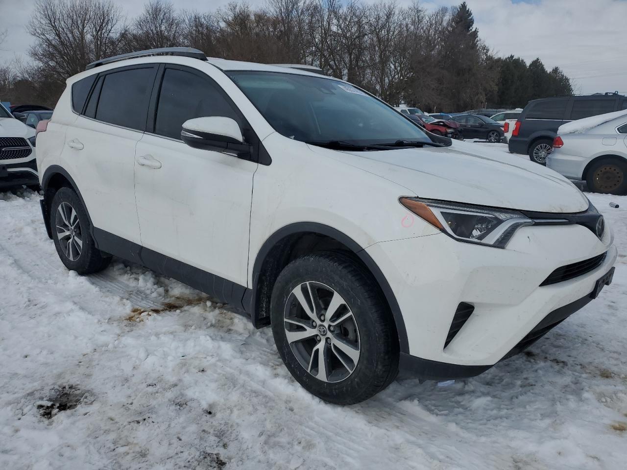 2018 TOYOTA RAV4 LE - Фото 4