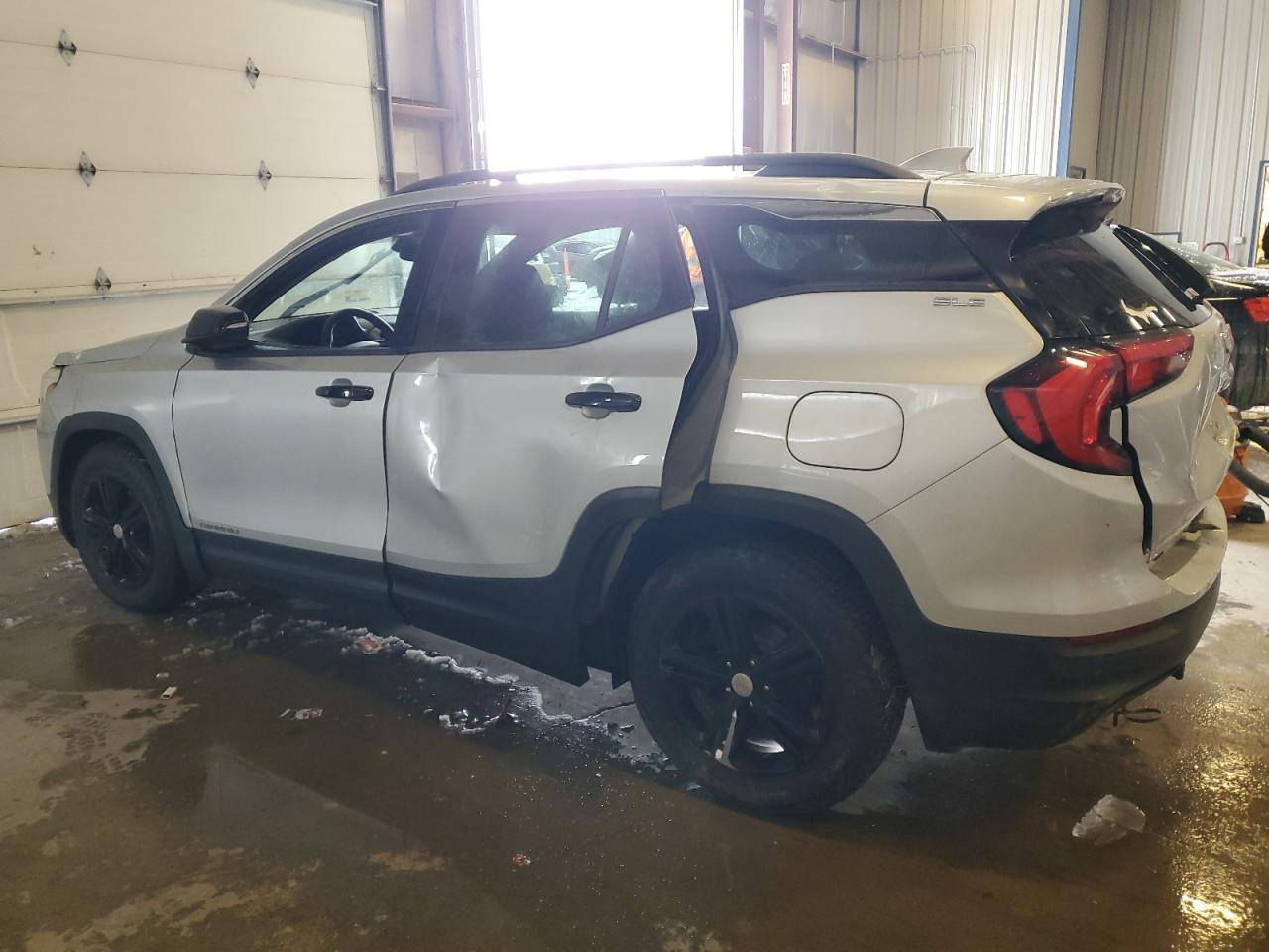 2018 GMC TERRAIN SL - Image 2