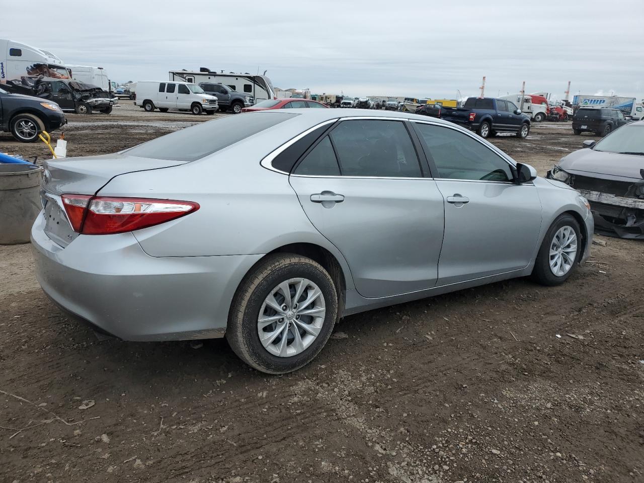 2017 TOYOTA CAMRY LE - Image 3