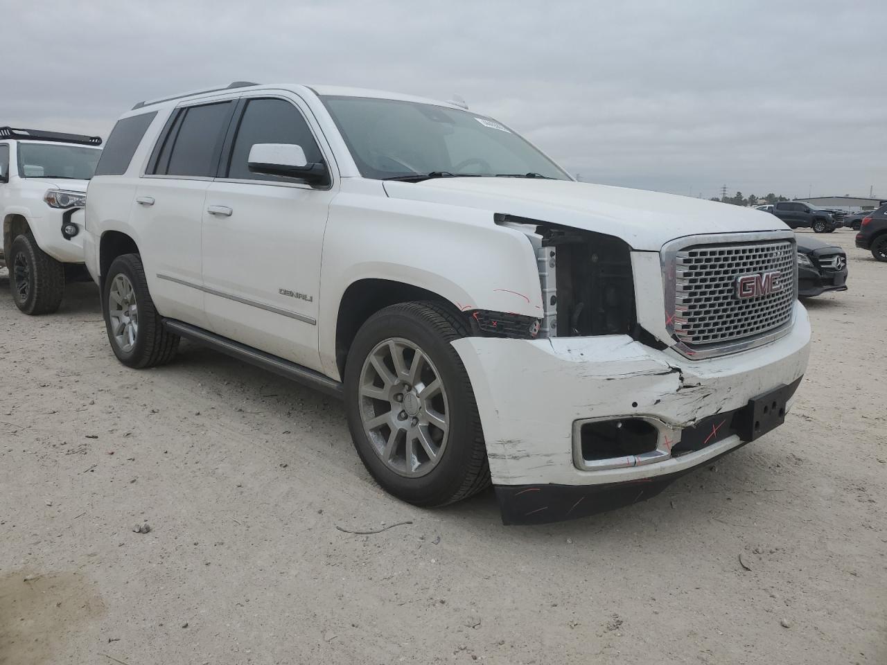 2017 GMC YUKON DENA - Фото 4