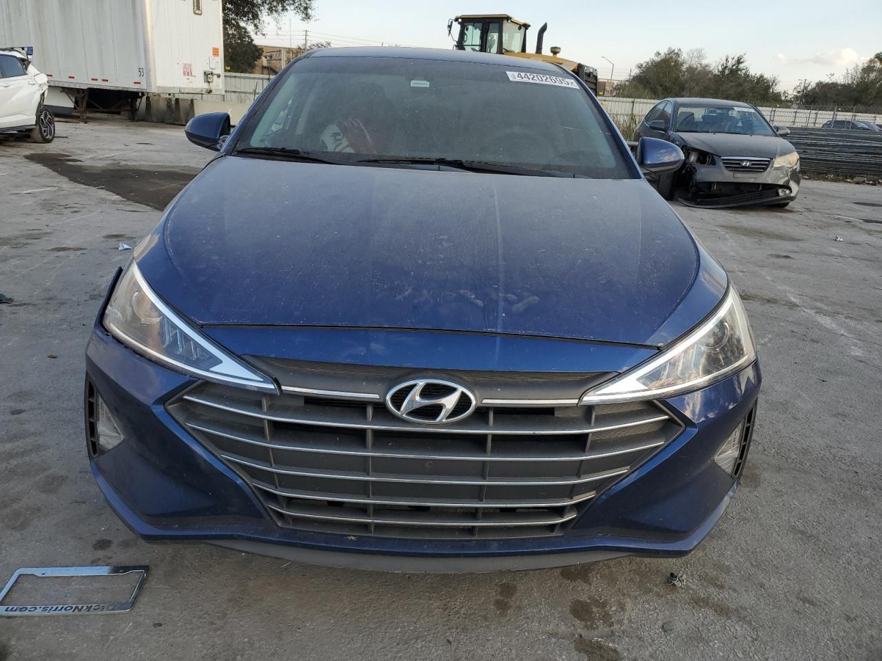 2019 HYUNDAI ELANTRA SE - Image 5