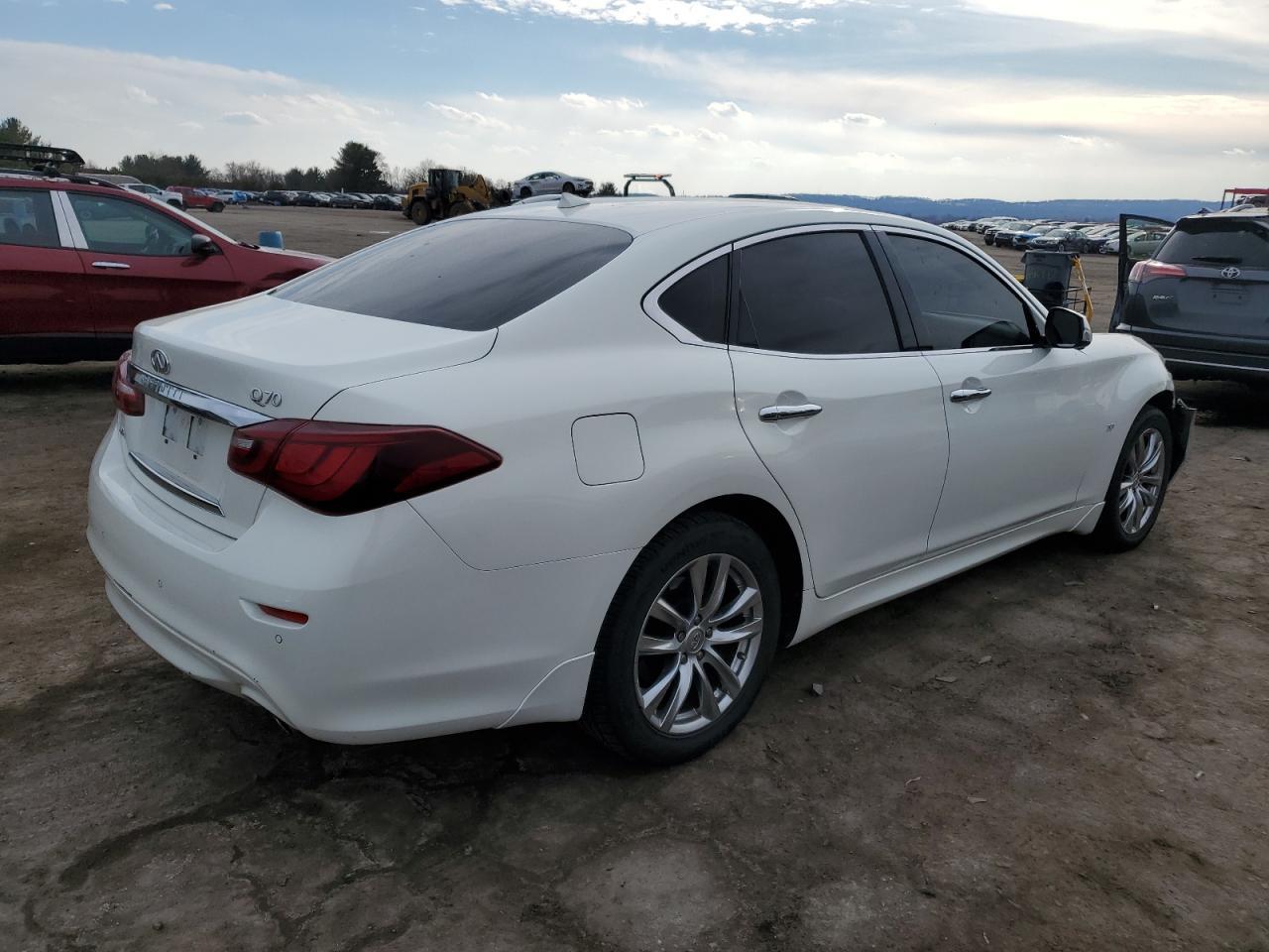 2015 INFINITI Q70 3.7 - Image 3
