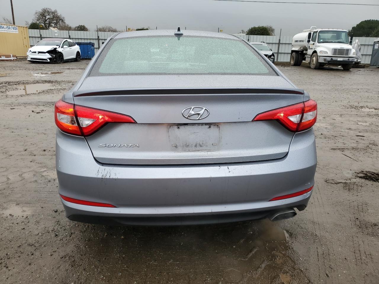2017 HYUNDAI SONATA SE - Image 6