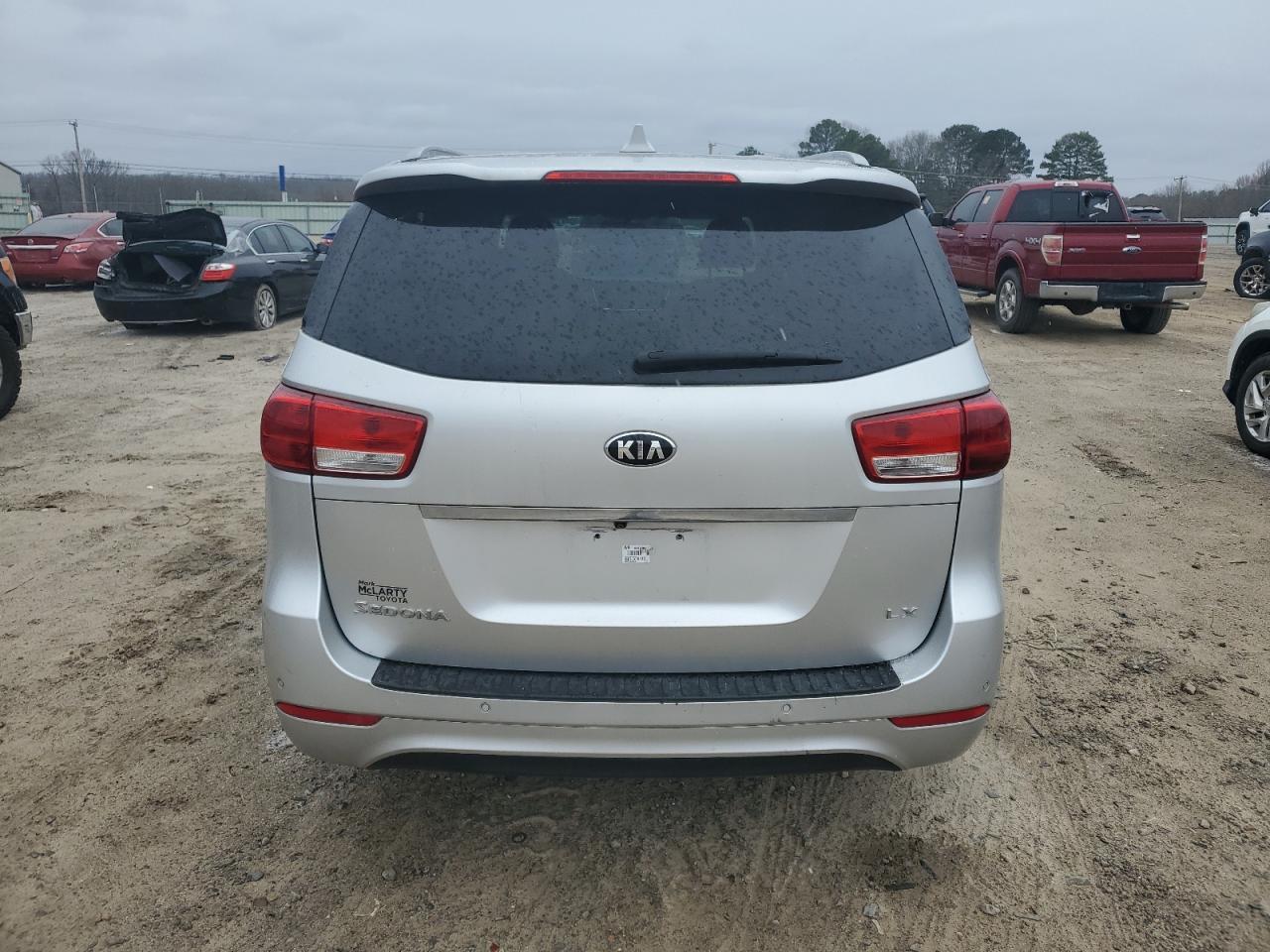 2017 KIA SEDONA LX - Фото 6