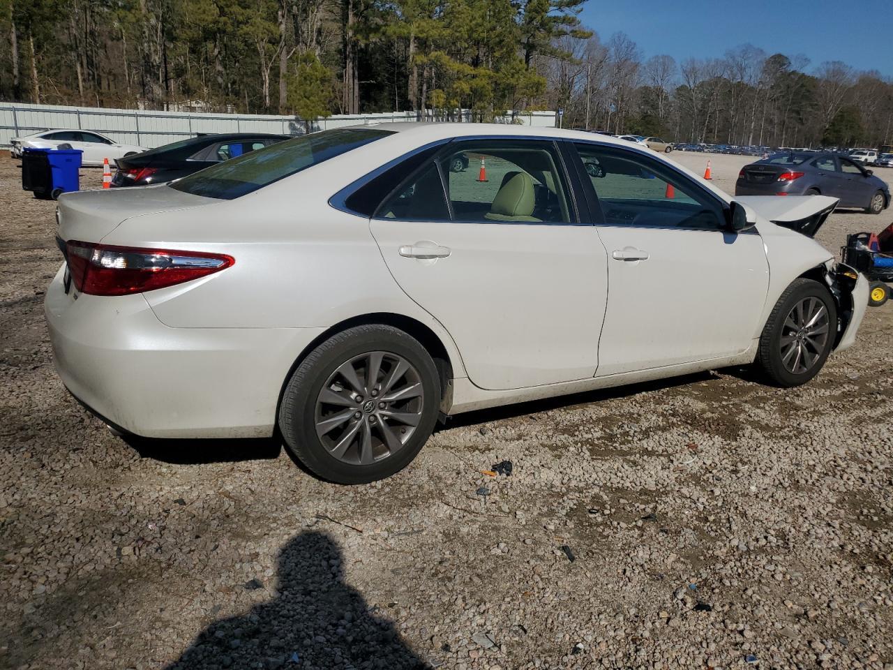 2016 TOYOTA CAMRY LE - Фото 3