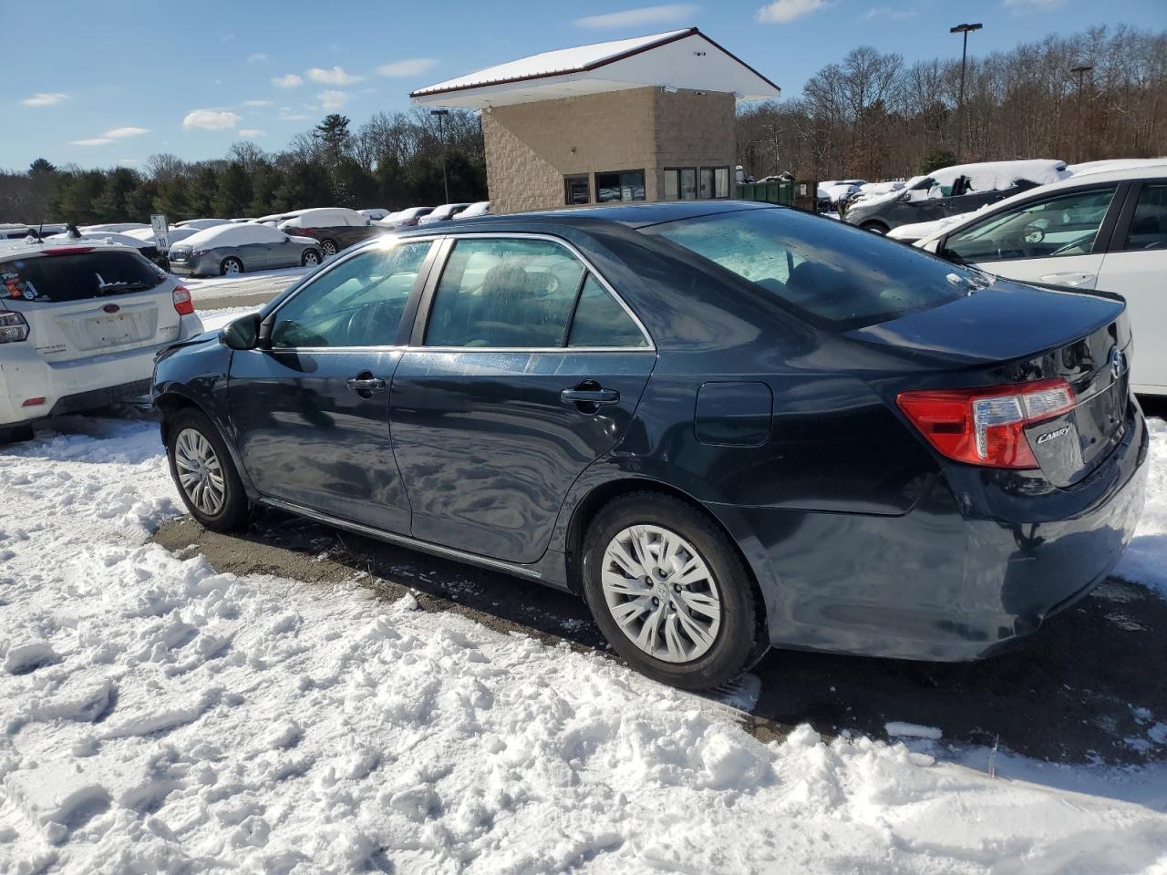 2013 TOYOTA CAMRY L - Фото 2