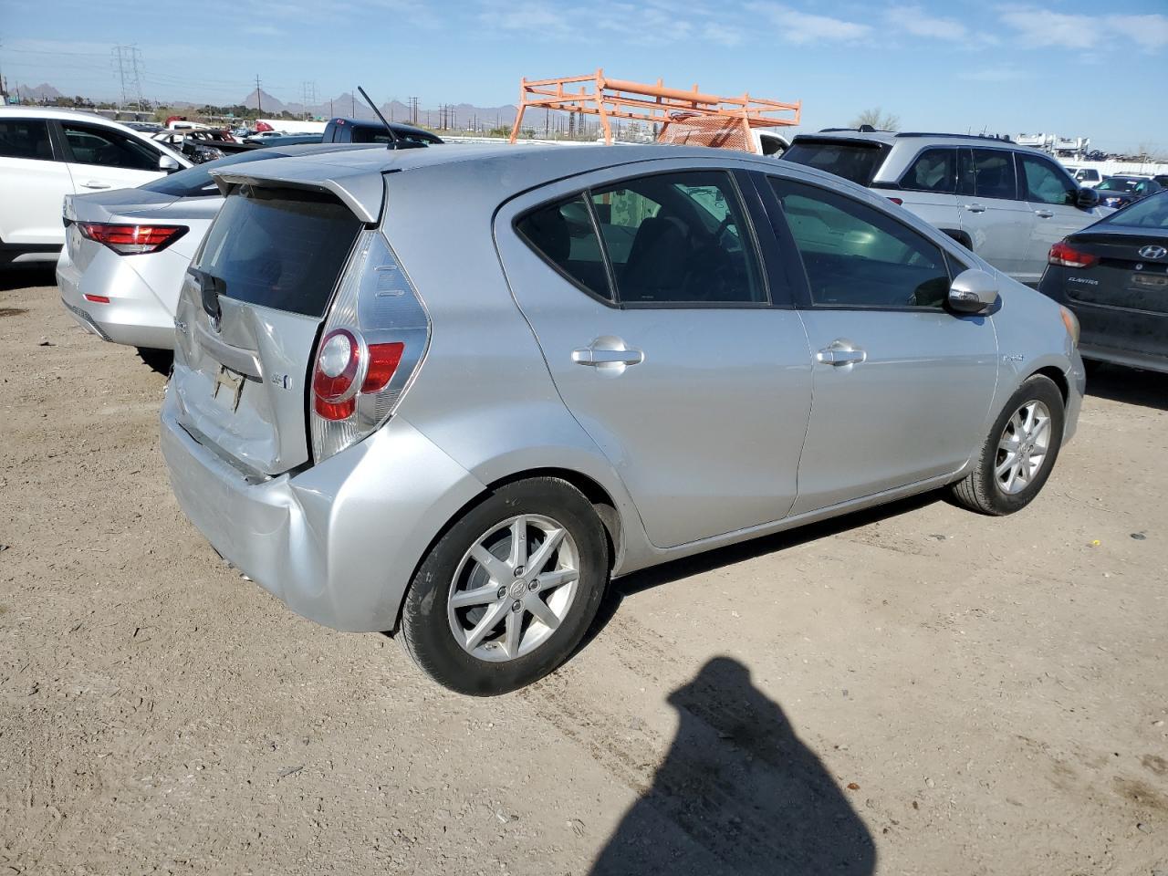 2013 TOYOTA PRIUS C - Фото 3