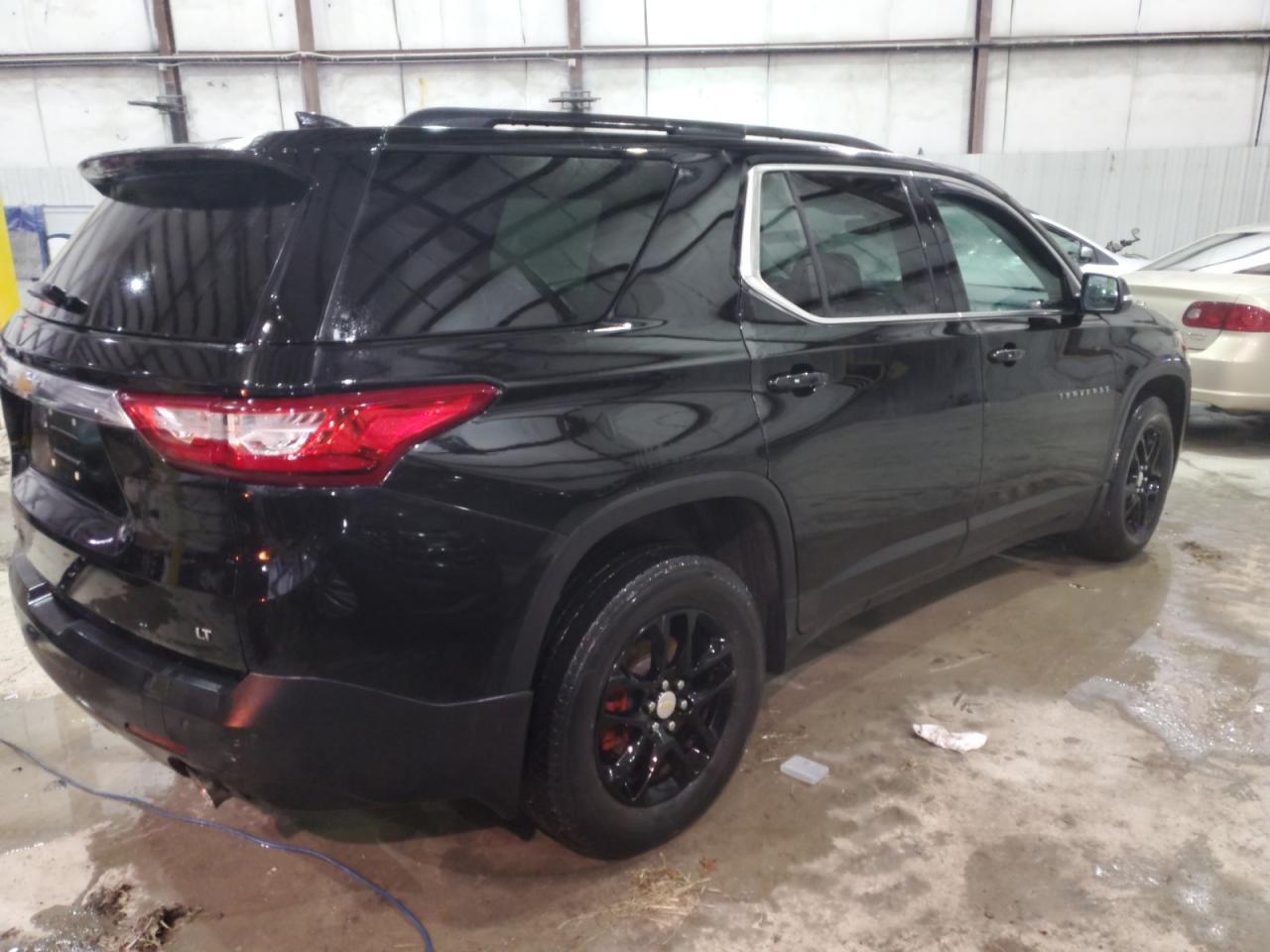 2021 CHEVROLET TRAVERSE L - Фото 3