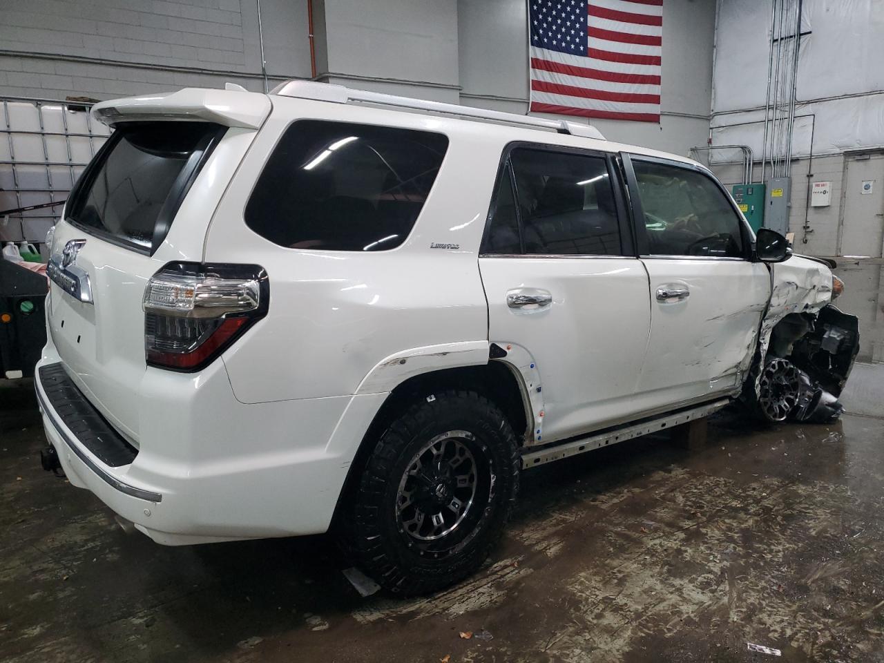 2019 TOYOTA 4RUNNER SR - Image 3