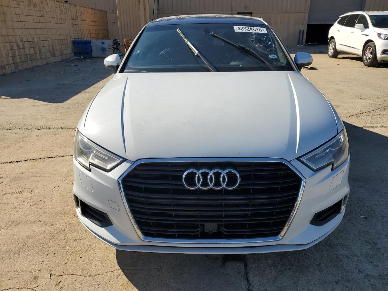 2017 AUDI A3 PREMIUM - Image 5