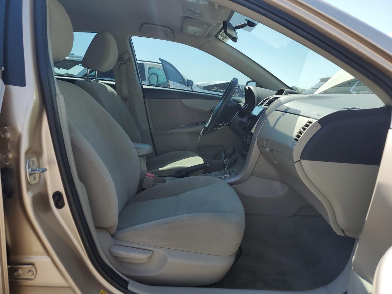 2013 TOYOTA COROLLA BA - Фото 7