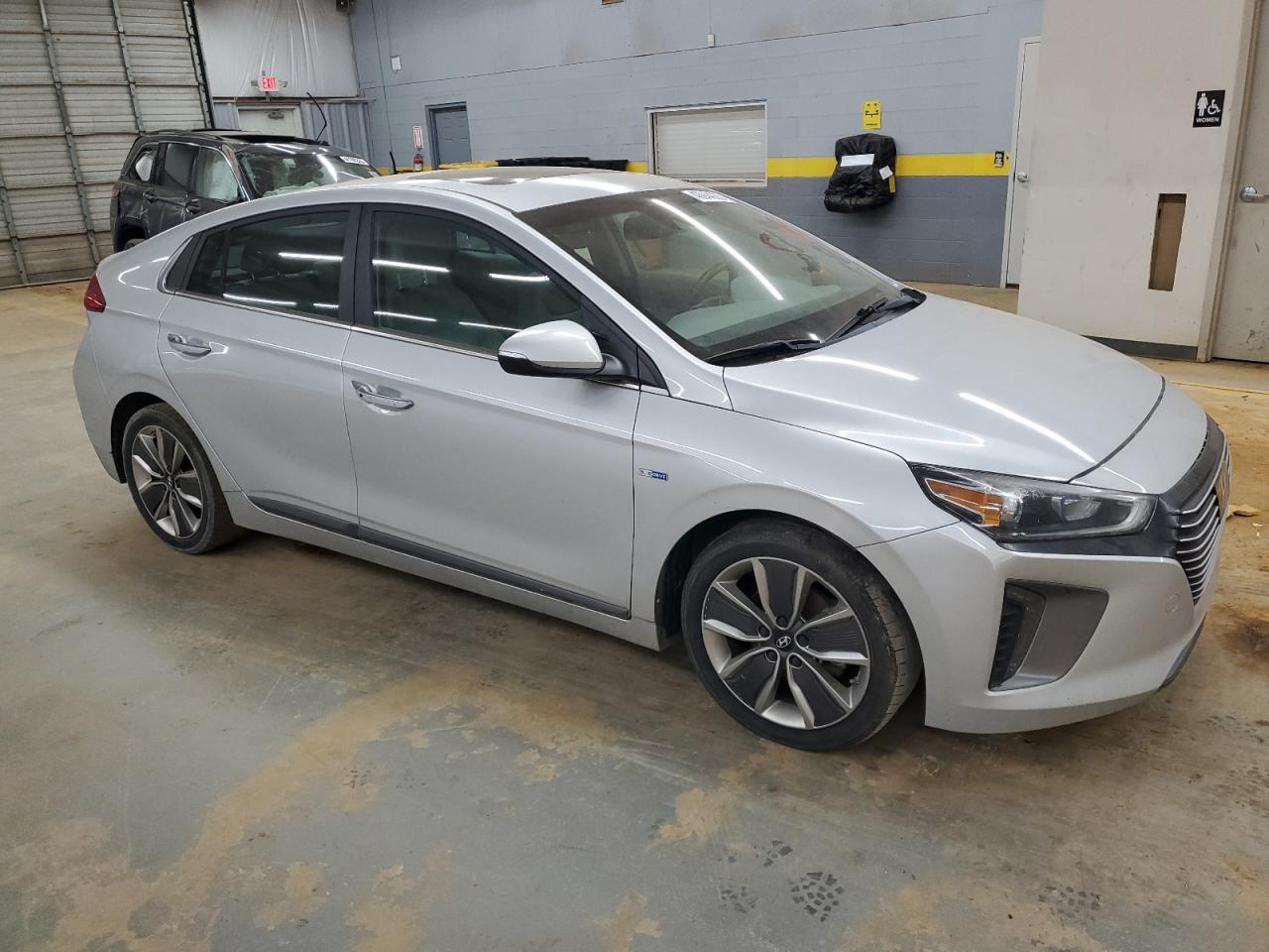 2019 HYUNDAI IONIQ LIMI - Image 4