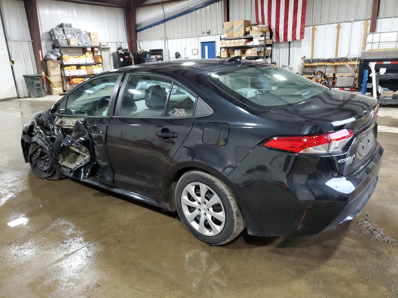 2021 TOYOTA COROLLA LE - Фото 2