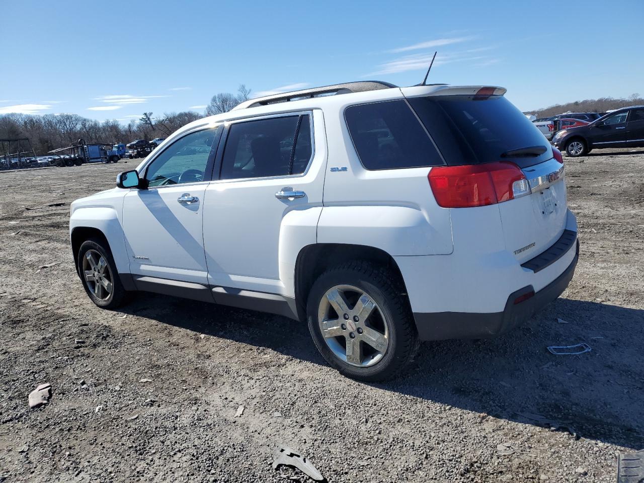 2013 GMC TERRAIN SL - Image 2