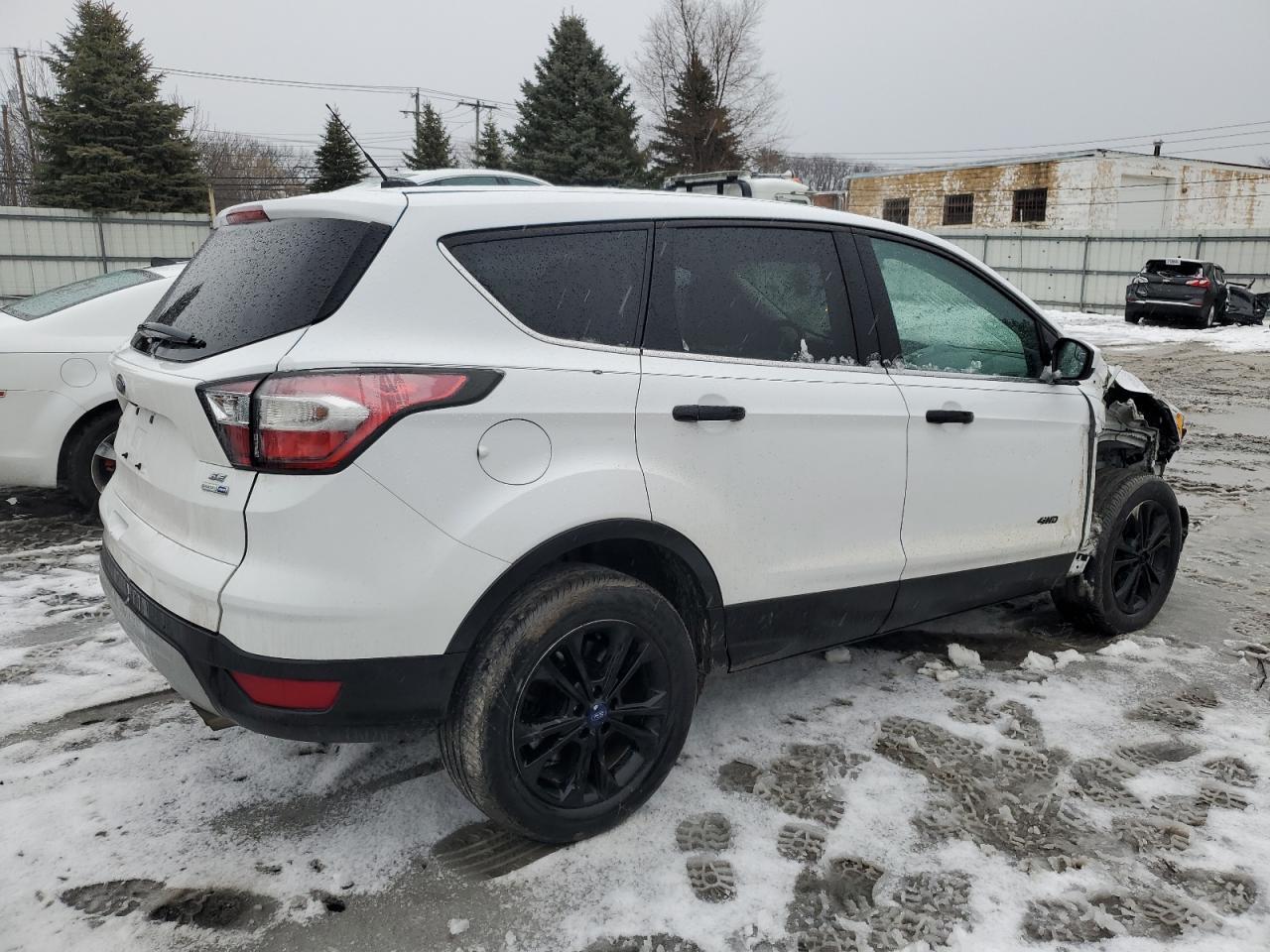 2017 FORD ESCAPE SE - Фото 3