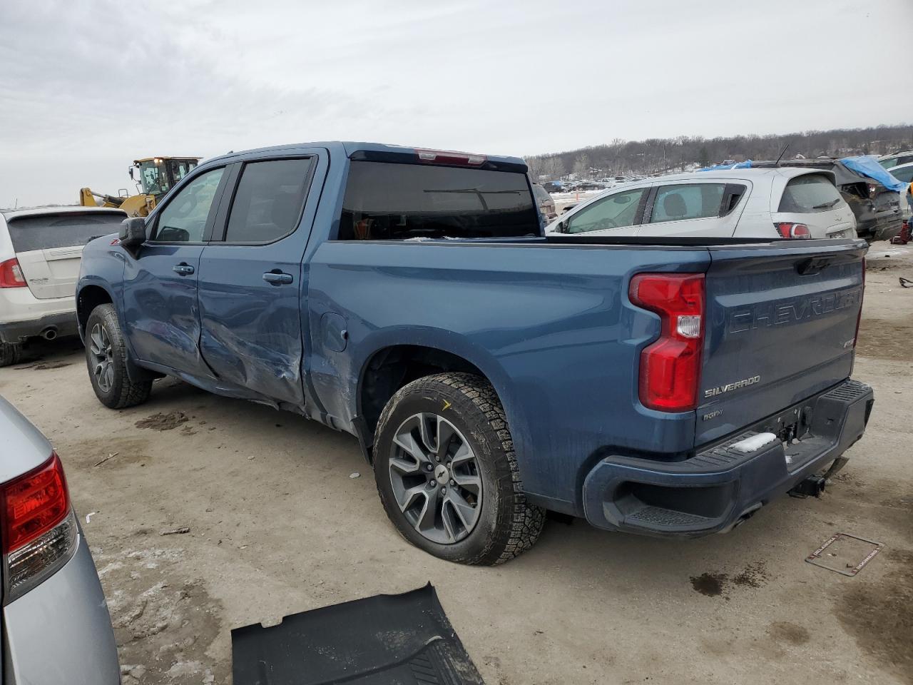 2024 CHEVROLET SILVERADO - Image 2