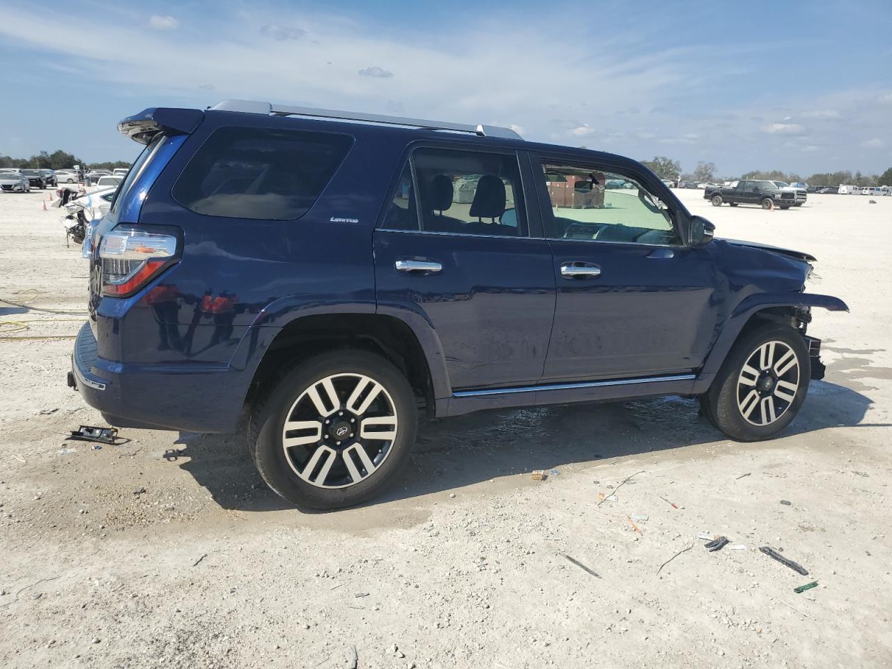 2018 TOYOTA 4RUNNER SR - Image 3