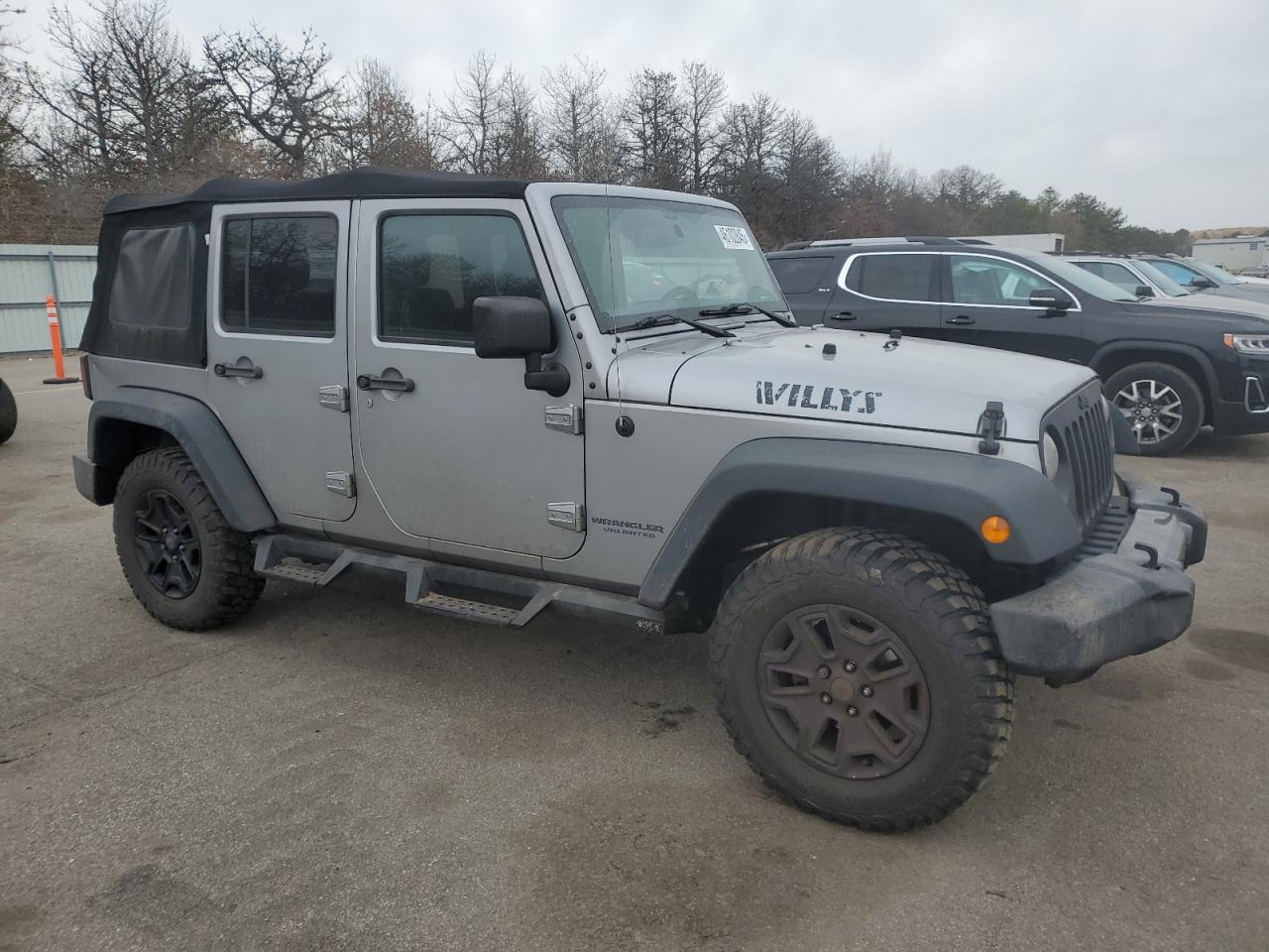 2017 JEEP WRANGLER U - Image 4