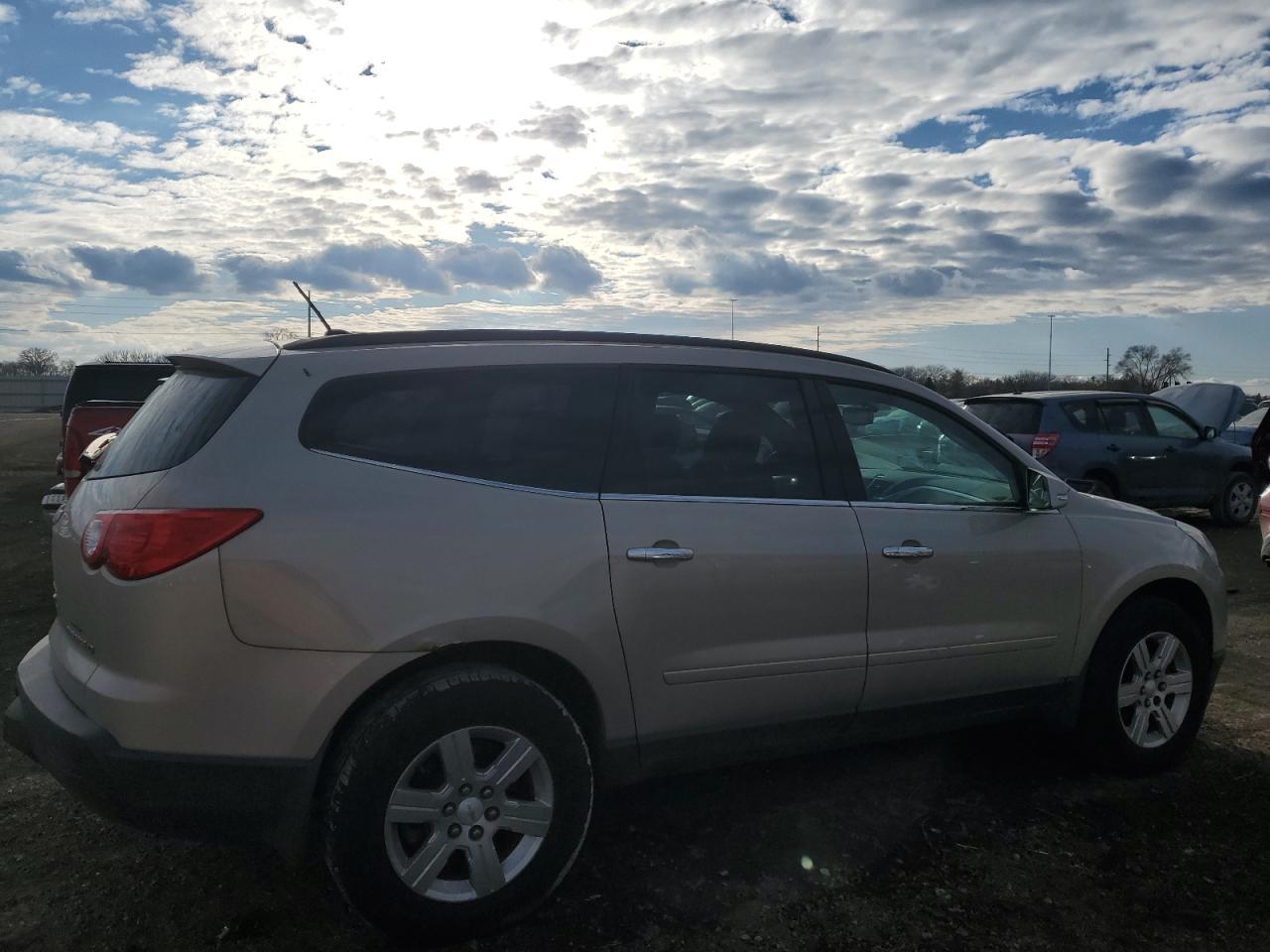 2012 CHEVROLET TRAVERSE L - Фото 3
