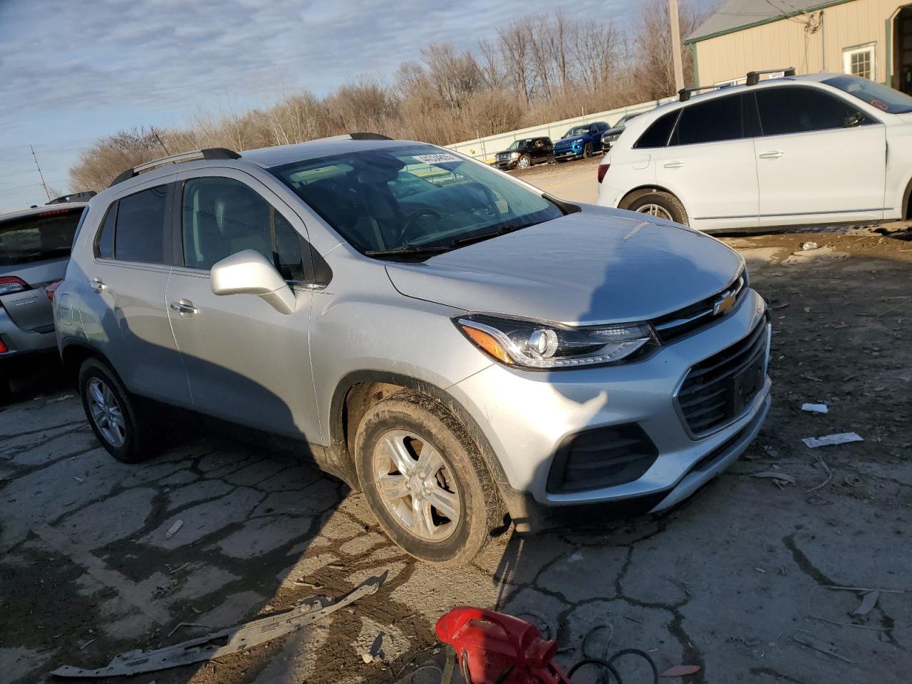 2018 CHEVROLET TRAX 1LT - Image 4