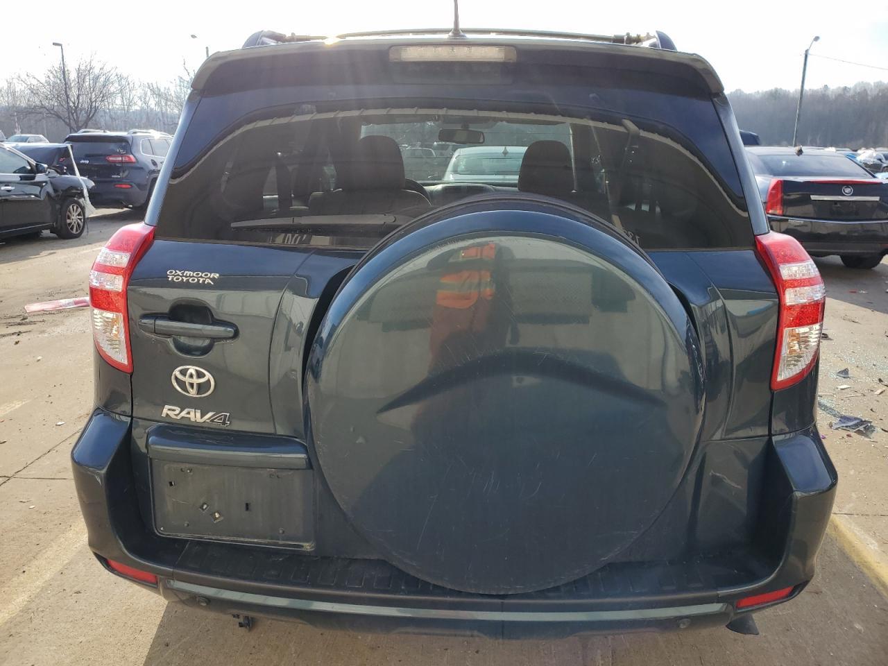 2011 TOYOTA RAV4 - Фото 6