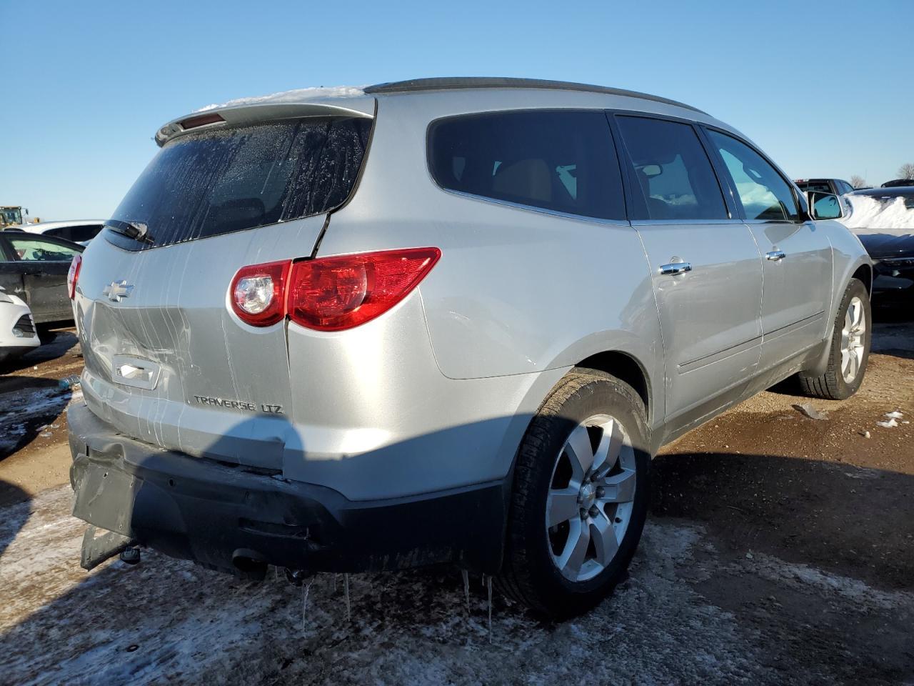 2012 CHEVROLET TRAVERSE L - Image 3