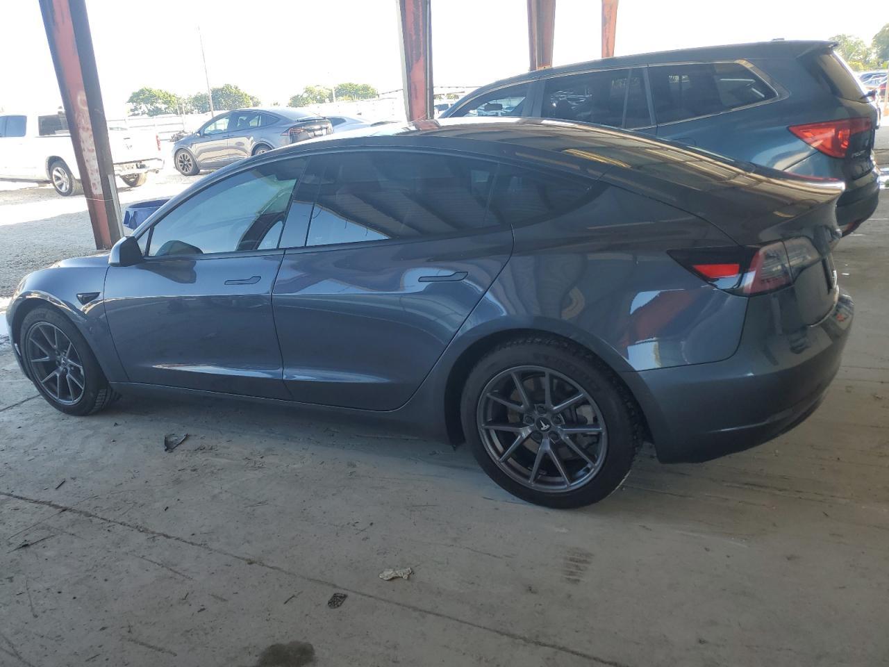 2022 TESLA MODEL 3 - Image 2