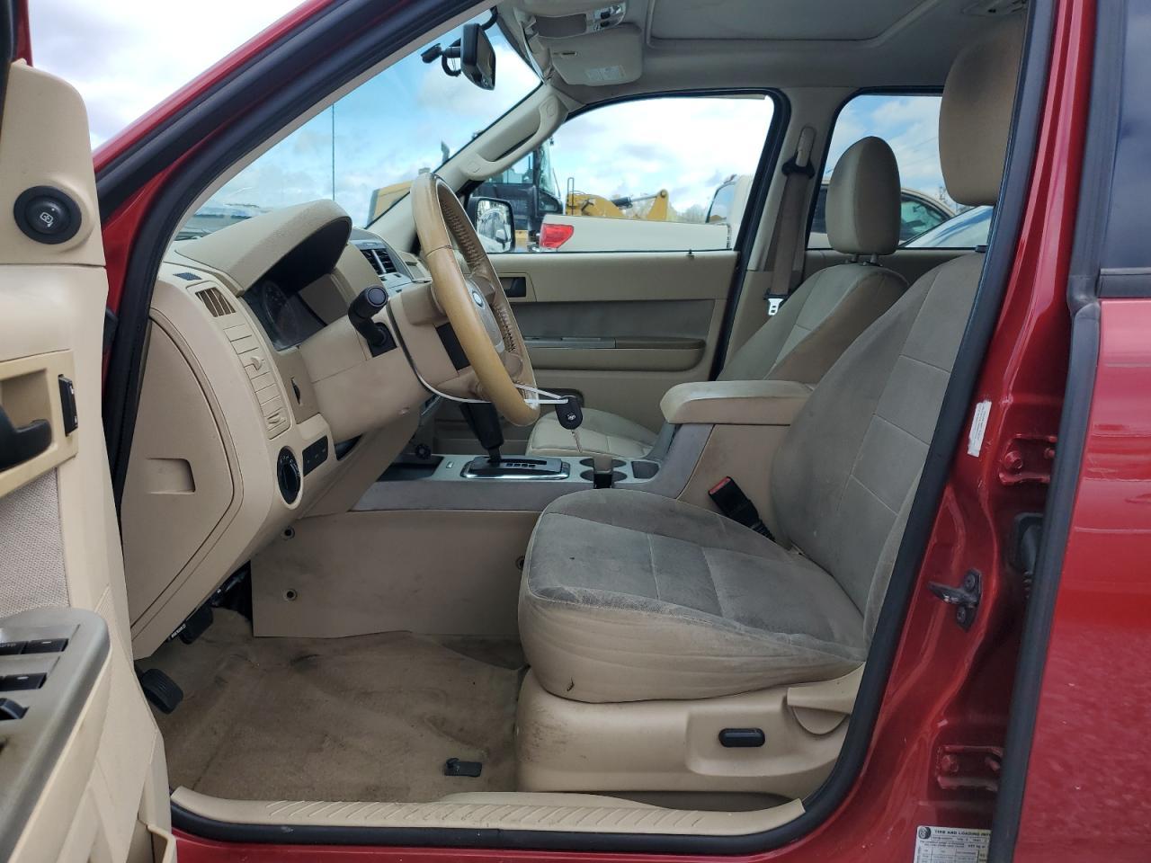 2010 FORD ESCAPE XLT - Image 7