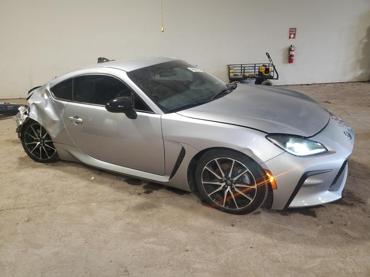 2023 TOYOTA GR 86 - Image 4