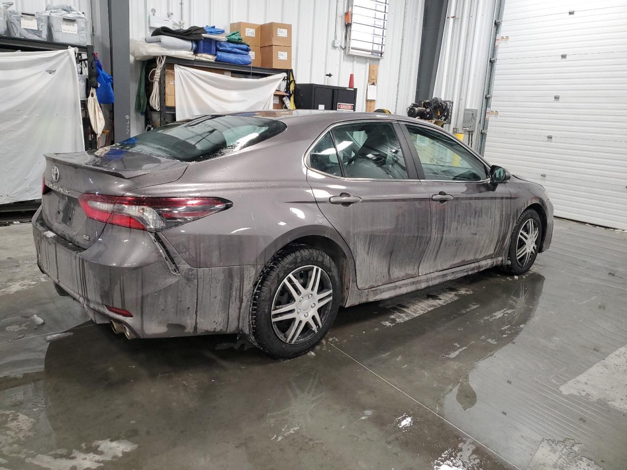 2021 TOYOTA CAMRY SE - Image 3