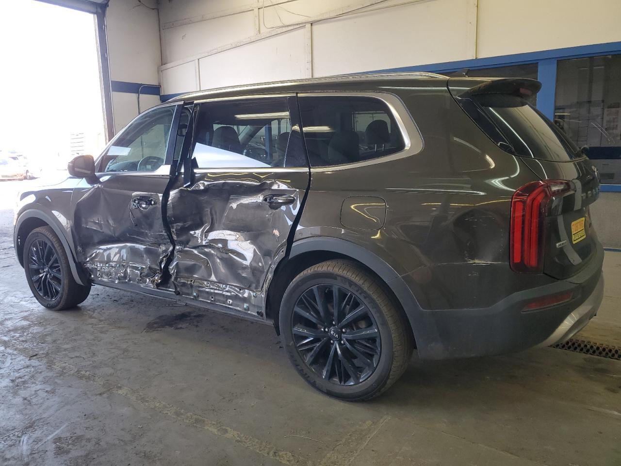 2020 KIA TELLURIDE - Image 2
