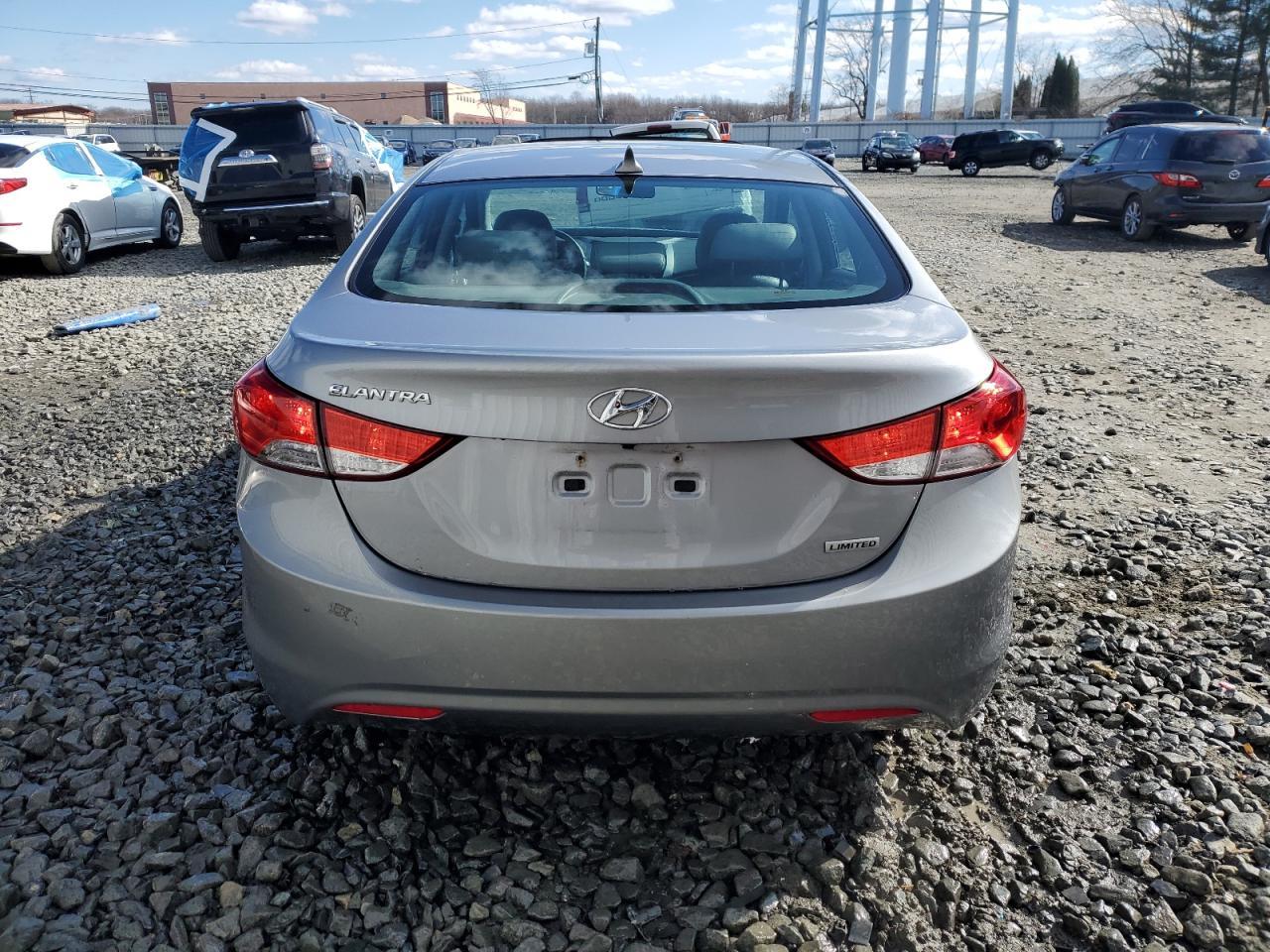 2013 HYUNDAI ELANTRA GL - Image 6