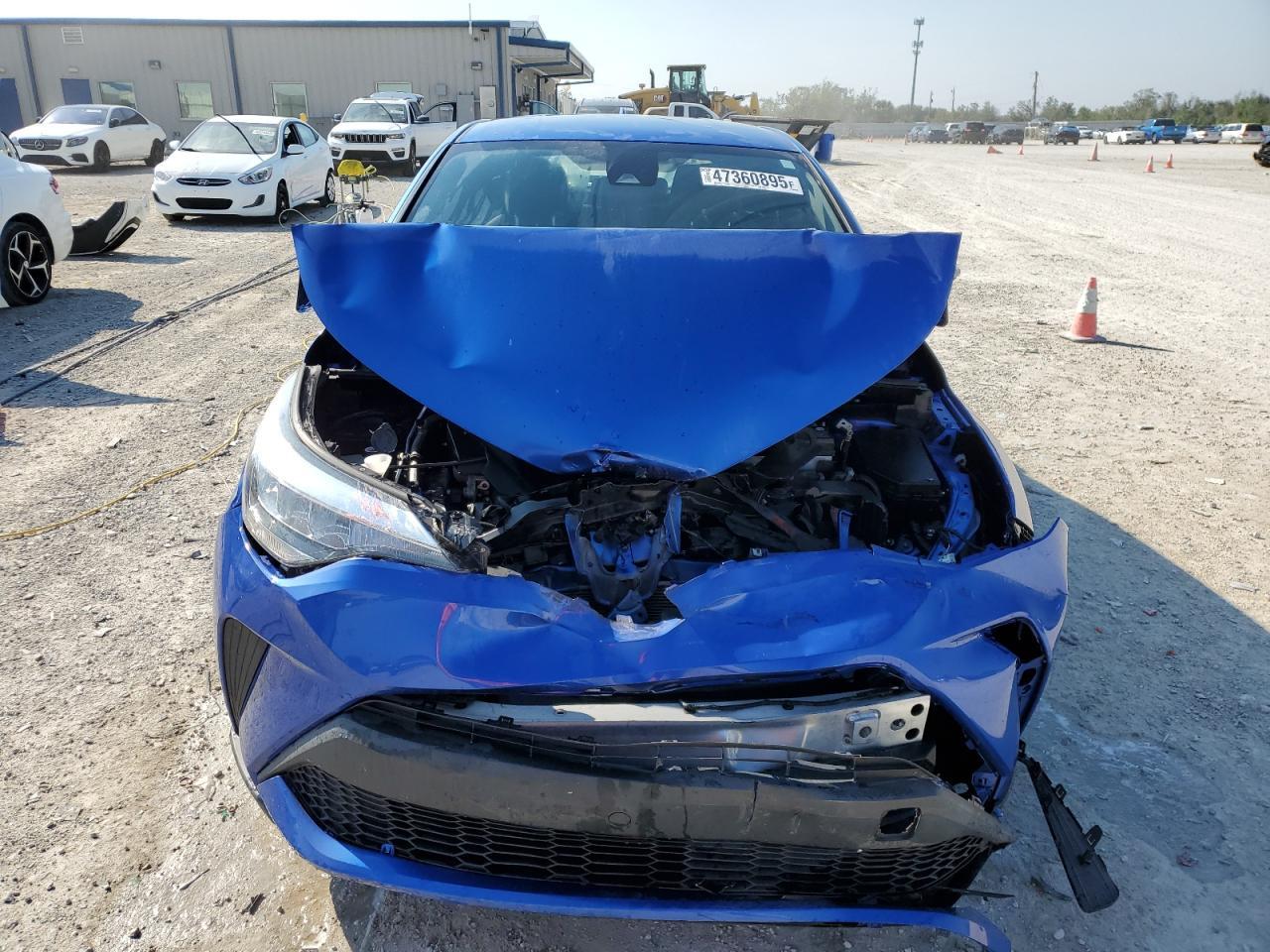 2021 TOYOTA C-HR XLE - Фото 5