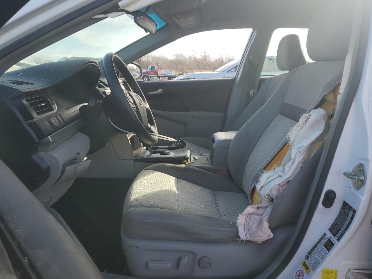 2014 TOYOTA CAMRY L - Image 7