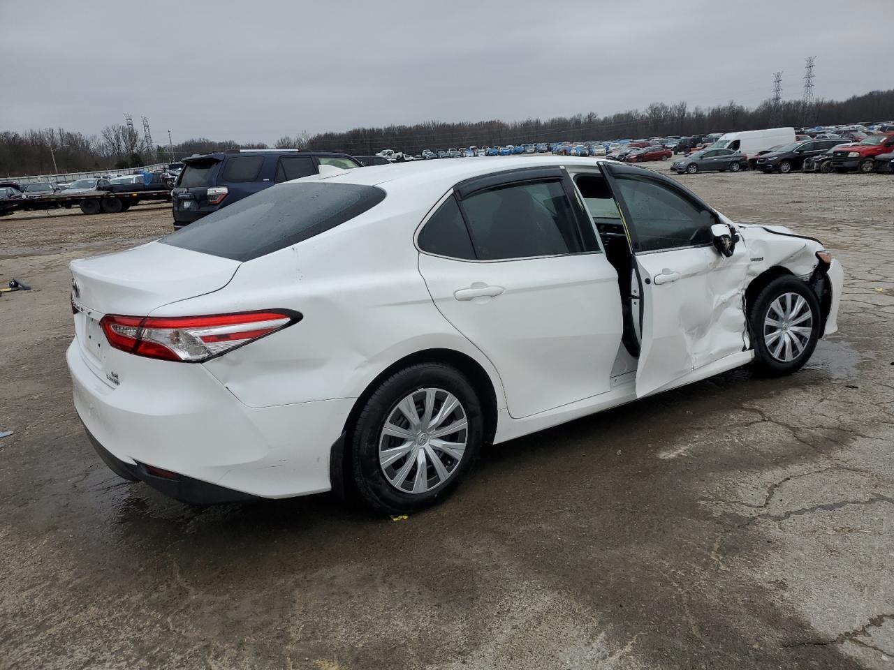 2020 TOYOTA CAMRY LE - Image 3