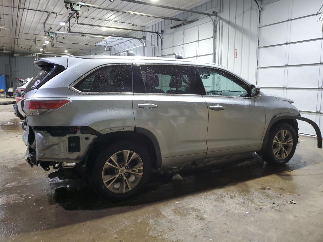 2015 TOYOTA HIGHLANDER - Фото 3