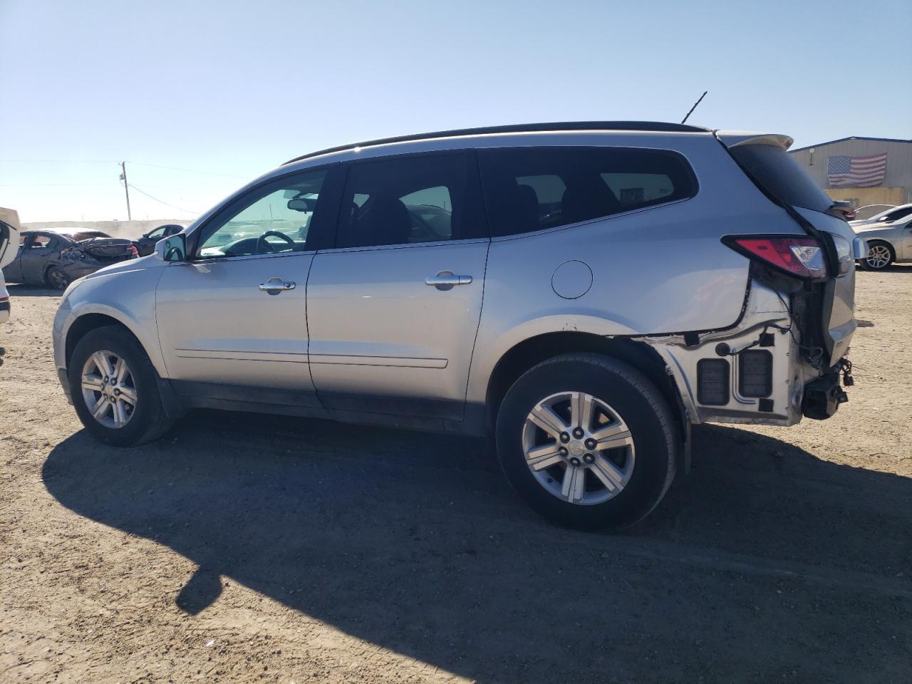 2014 CHEVROLET TRAVERSE L - Image 2