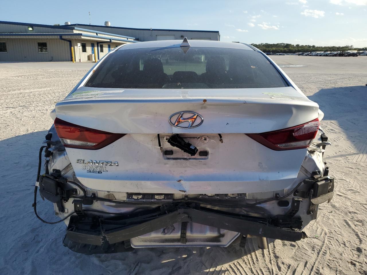 2018 HYUNDAI ELANTRA SE - Image 6